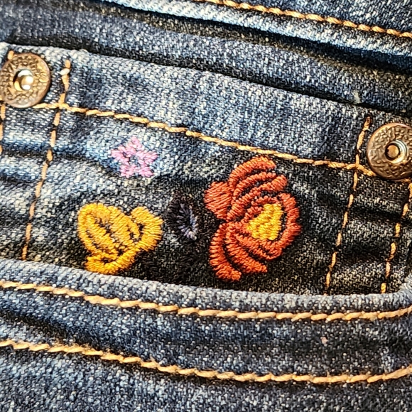 NWOT Love Indigo Premium Blue Boho Embroidery Floral Flower Jeans 8 Ankle Skinny - Picture 4 of 7